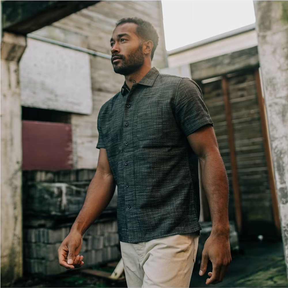 The Hawthorne Taylor Stitch Black Geometric Short Sleeve Shirt